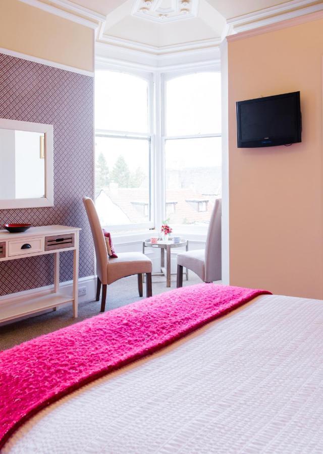 The Merryburn - Rooms And Courtyard Studios 던켈드 외부 사진