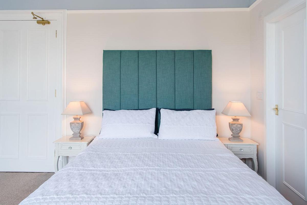 The Merryburn - Rooms And Courtyard Studios 던켈드 외부 사진