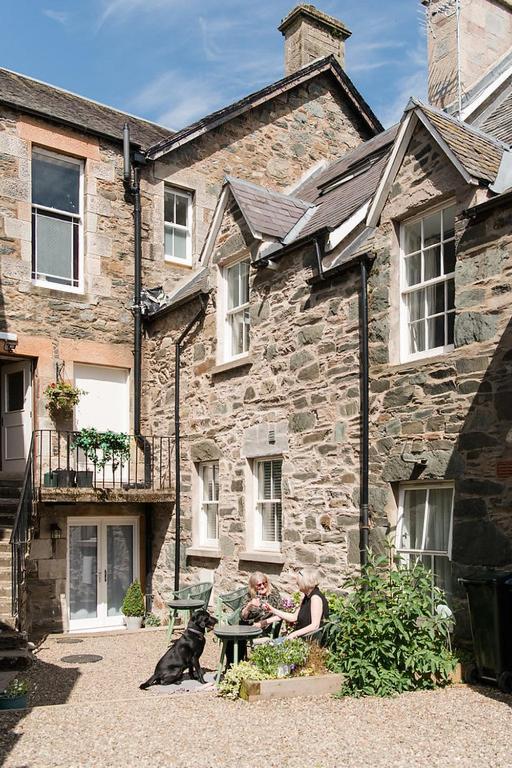The Merryburn - Rooms And Courtyard Studios 던켈드 외부 사진