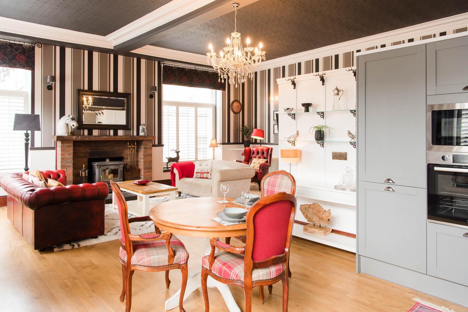 The Merryburn - Rooms And Courtyard Studios 던켈드 외부 사진