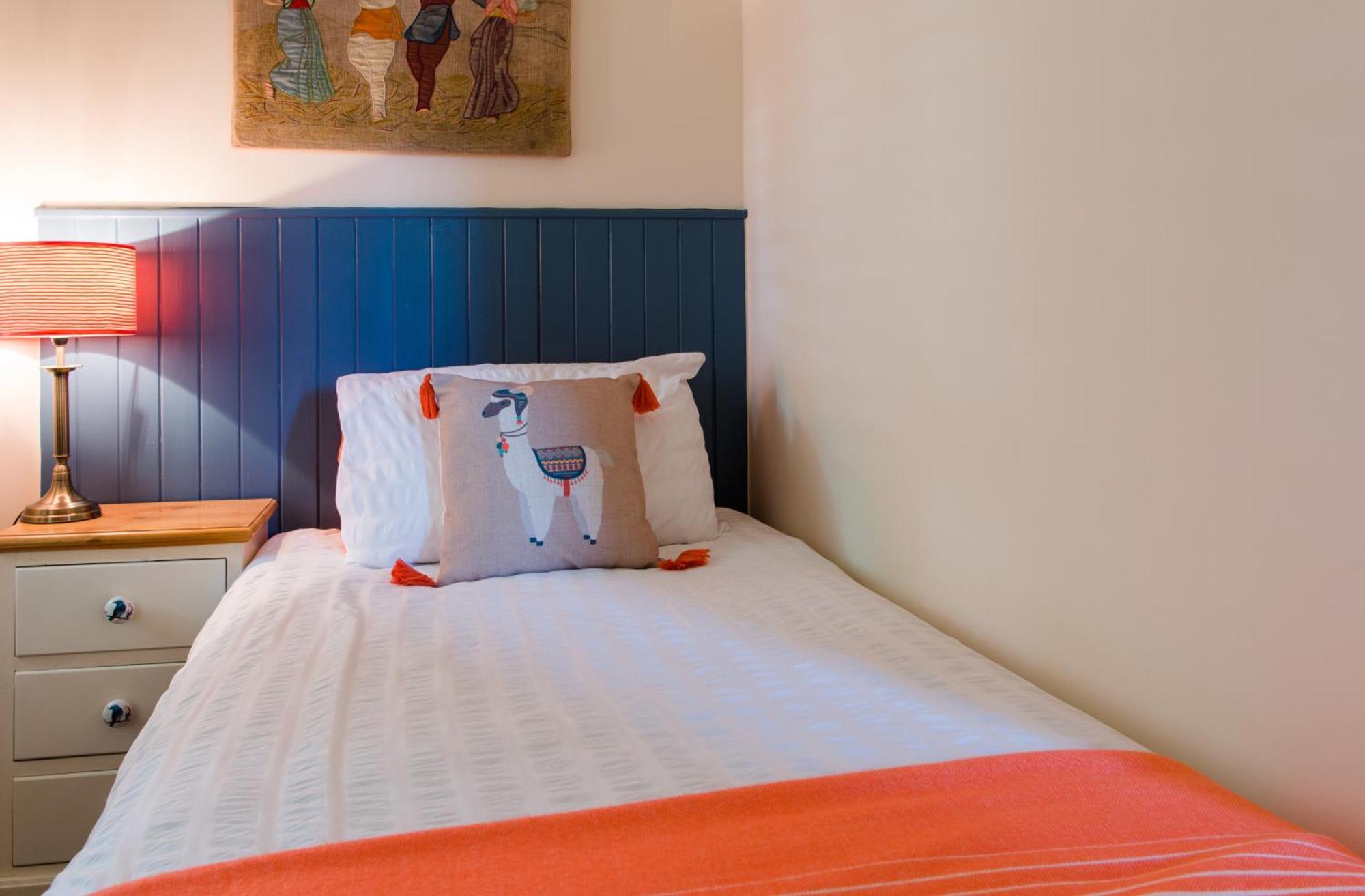 The Merryburn - Rooms And Courtyard Studios 던켈드 외부 사진